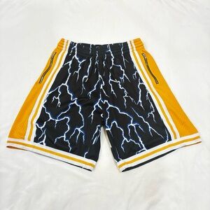 Mitchell & Ness Lakers Lightning Shorts 1984-85 Hardwood Classics Swingman Large